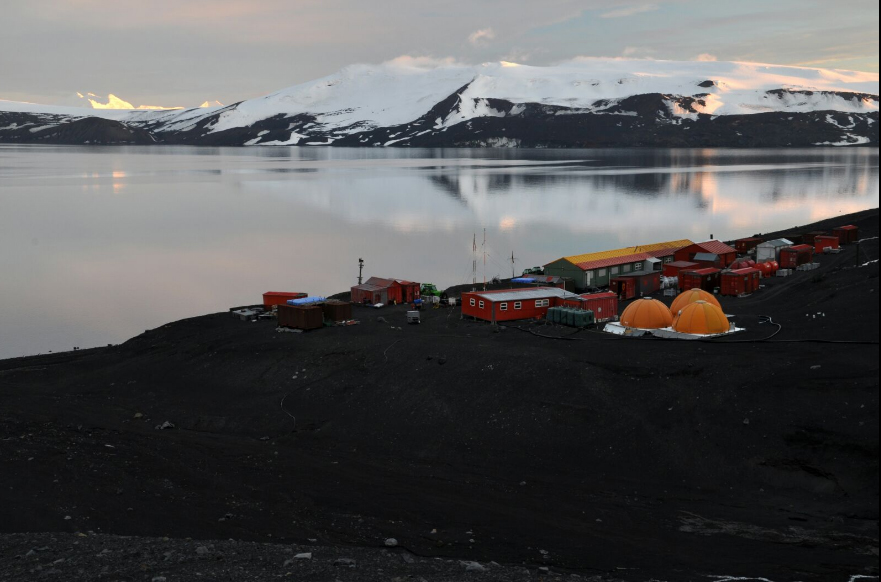Científicos de Vigo e Santiago regresarán á Antártida para estudar os efectos do cambio climático sobre as macroalgas